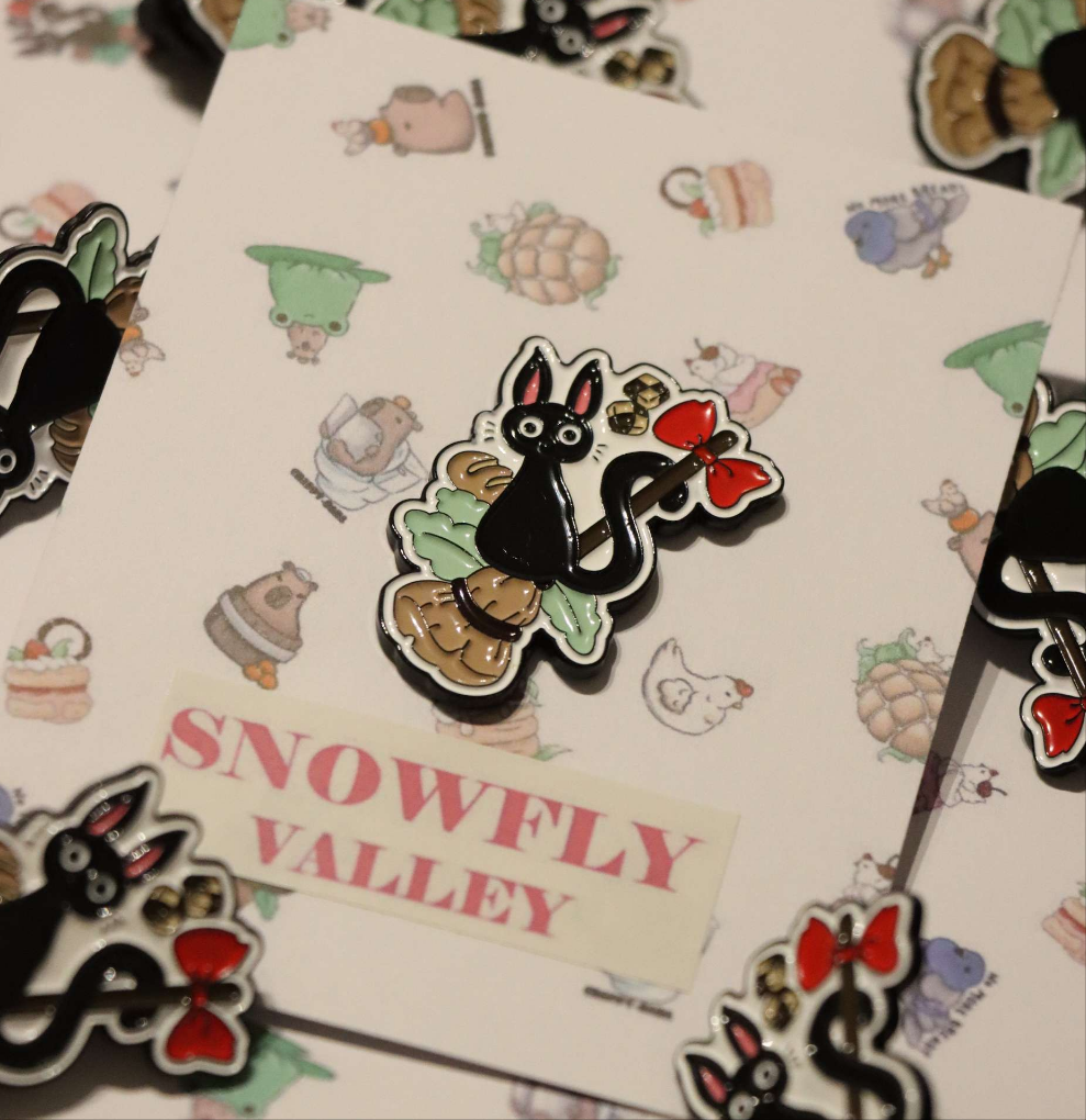 Gigi enamel pin -Black dye metal